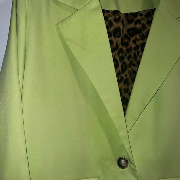 Nash Grey Lime green blazer with cheetah print interior - Picture 4 of 4